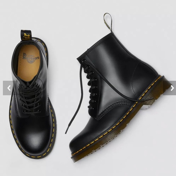 🛑(Sold!) Dr. Martens Original 1460 Smooth Leather 8Eye Lace Up Boots, Size 7 - Picture 3 of 15